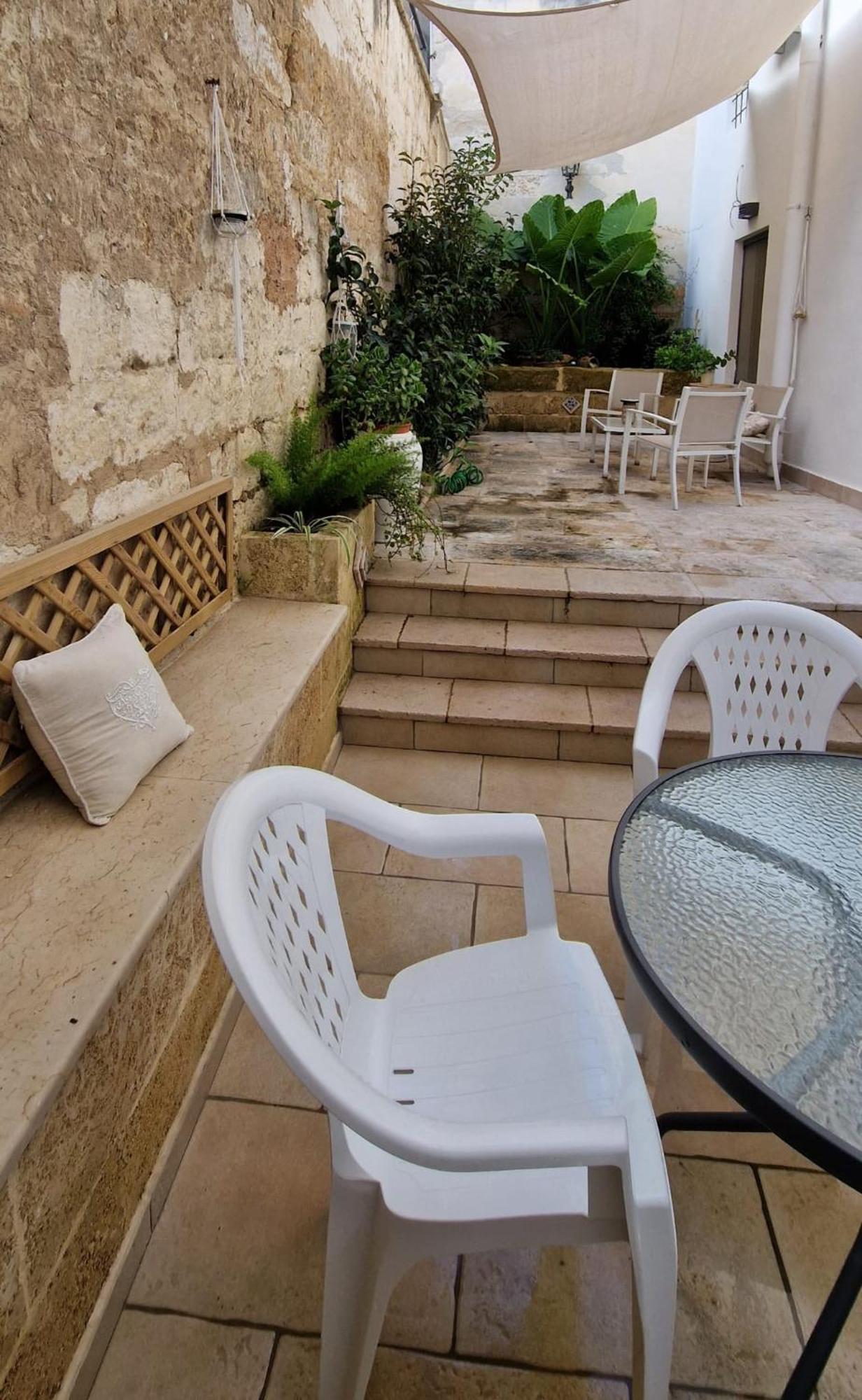 Xenia Boutique Apartment Trepuzzi Exterior photo